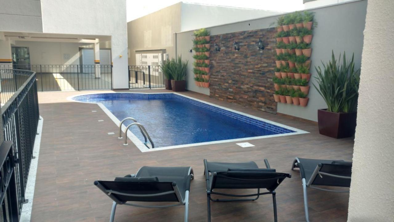 Var-101A Dpto Amplio En Condominio Cerrado Con Piscina Bombinhas Exteriör bild